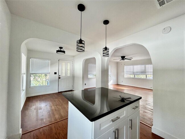 Foto del edificio - 5521 Gulfport Blvd S