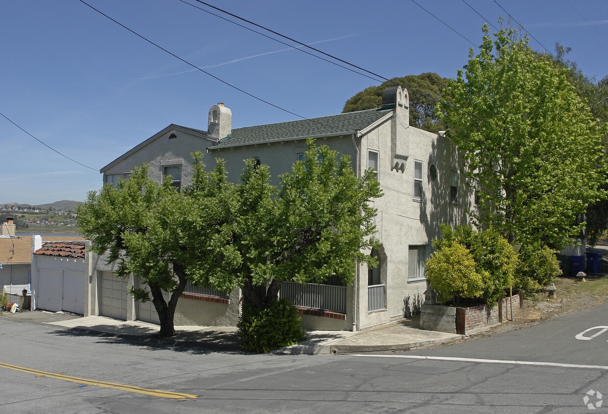 325 Vallejo St, Crockett, CA 94525 325 Vallejo St Crockett, CA