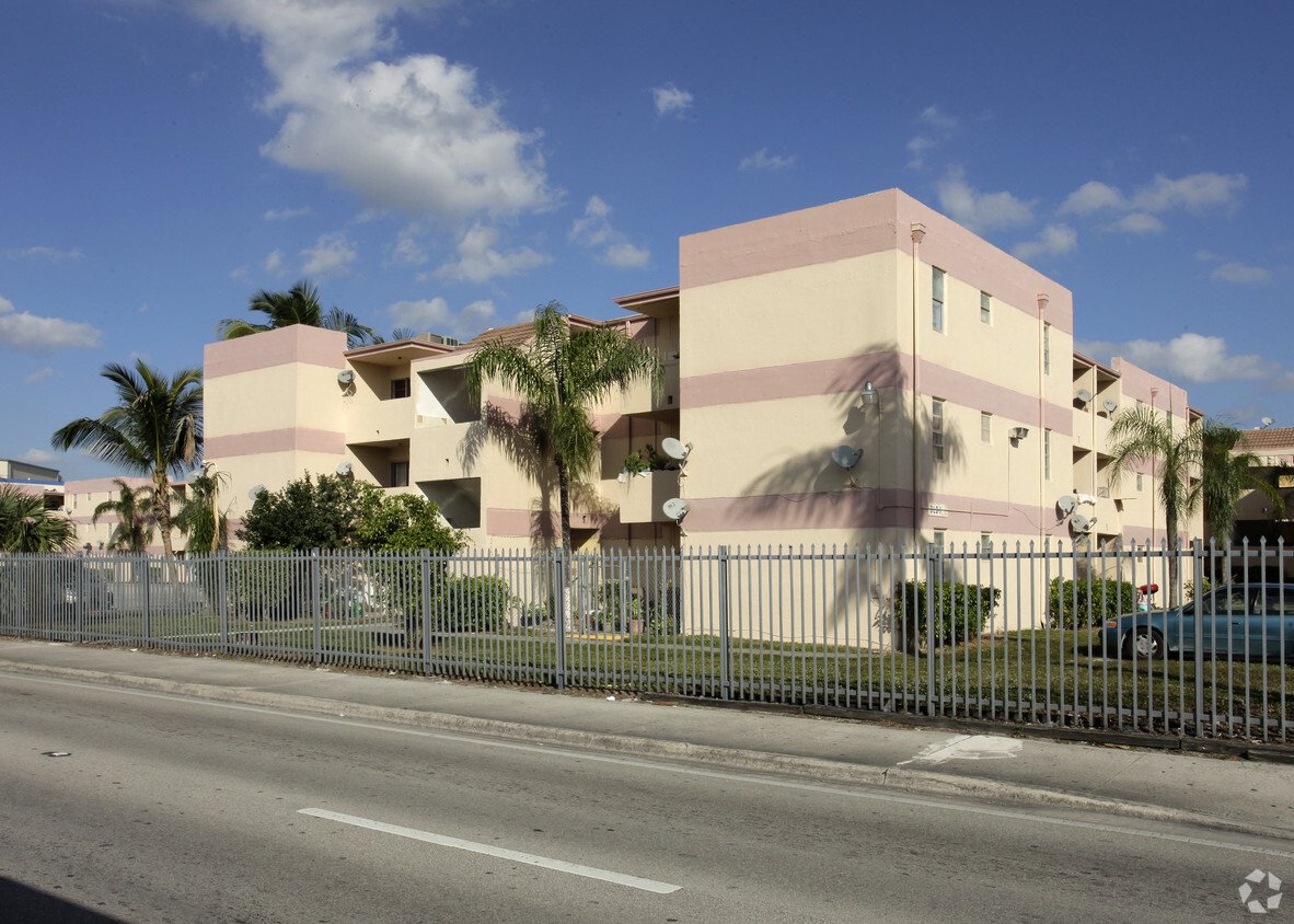 Villa Hialeah Apartments