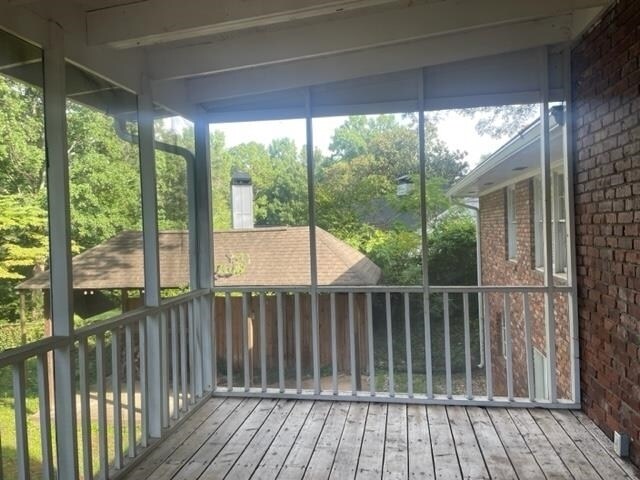 Building Photo - 720 Starlight Dr NE