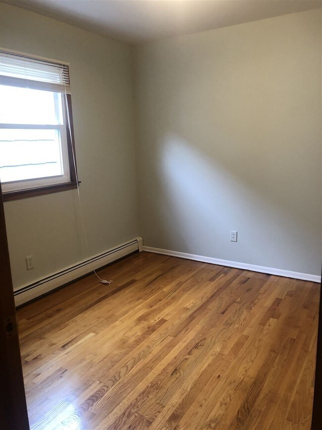 Building Photo - 253 Avenue C