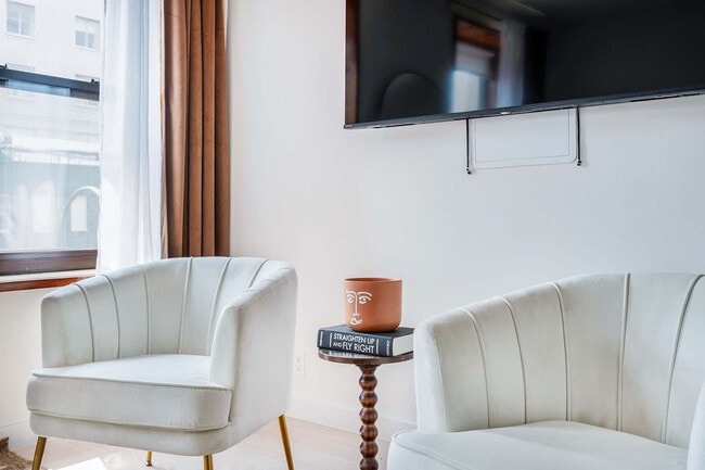 Building Photo - 335 E 22nd St