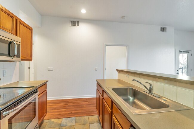 Foto del edificio - A Great modern 2 Bed / One bath for rent