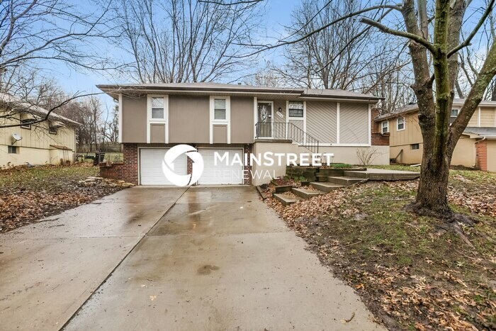 Foto principal - 3 Bedroom Pet-Friendly Home in Blue Spring...