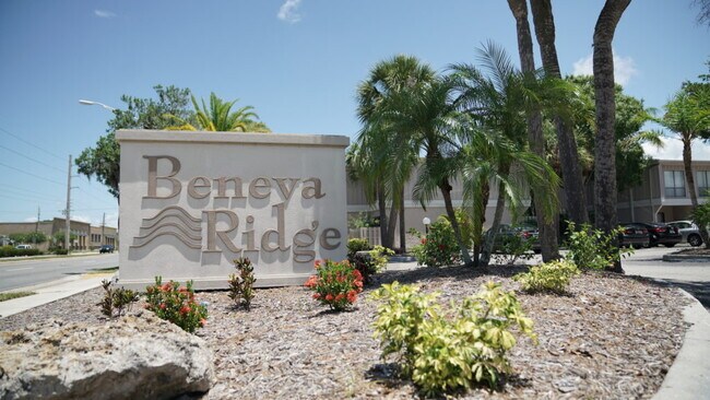 Complex Name - 4001 Beneva Rd