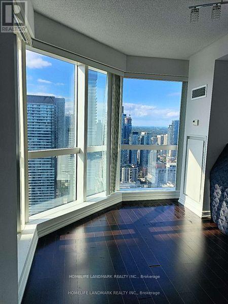 Photo du bâtiment - 386 Yonge St