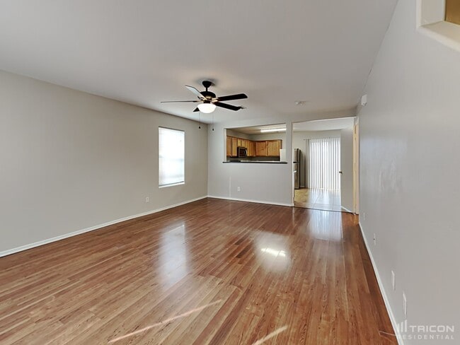 Building Photo - 2364 E Meadow Lark Way