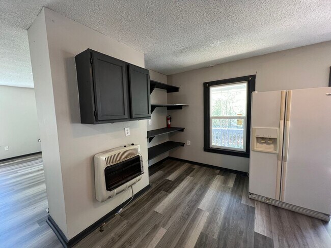 Building Photo - 3508 Alpine St SW