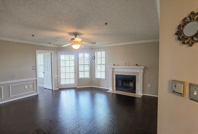 Photo - 1000 W Horatio St Apartment