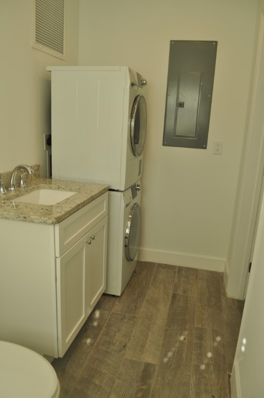 Foto del edificio - 520 Holt Ave