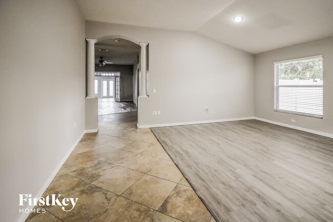 Building Photo - 516 Valencia Park Dr