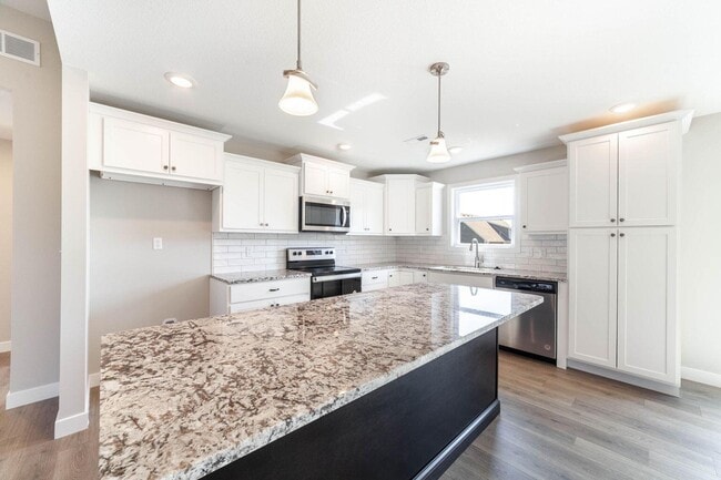 Building Photo - 2124 Brengman Dr
