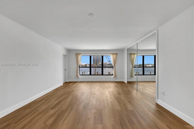 Foto del edificio - 200 Golden Isles Dr