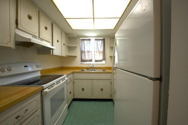 Foto del edificio - 625 N M St
