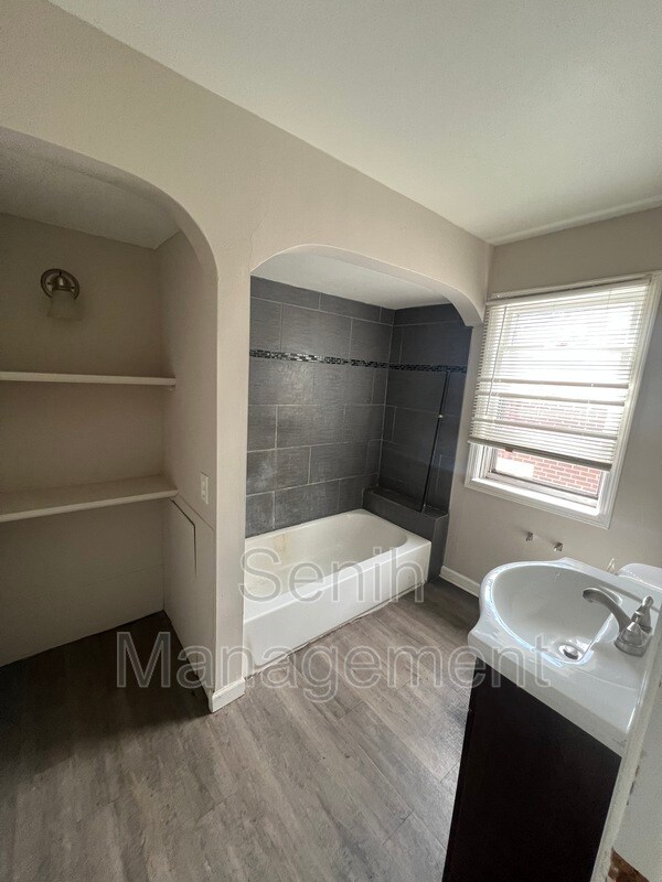 Foto del edificio - 16610 Greenlawn St