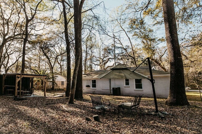 Photo - 3-Bedroom with 2 Full Baths Home in Charleston – Spacious 1,752 Sq