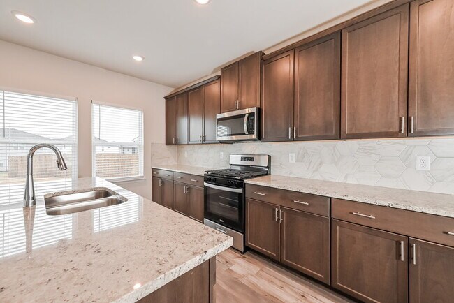 Foto del edificio - 5922 Green Ash Ct