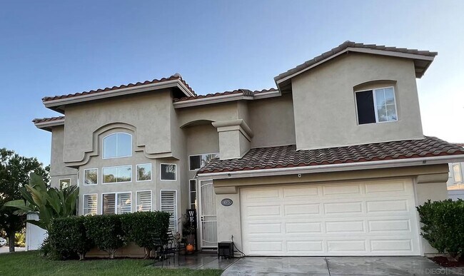 Building Photo - Spacious 5 Bedroom/3 Bath 2 Story Home in ...