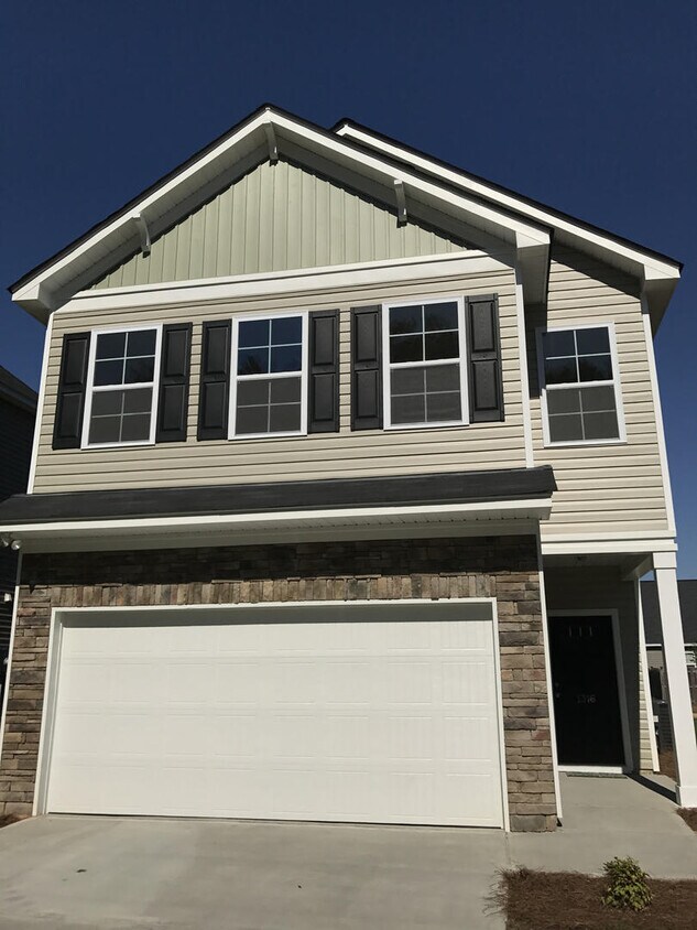 Foto principal - CHARMING HOME IN CONGAREE POINTE