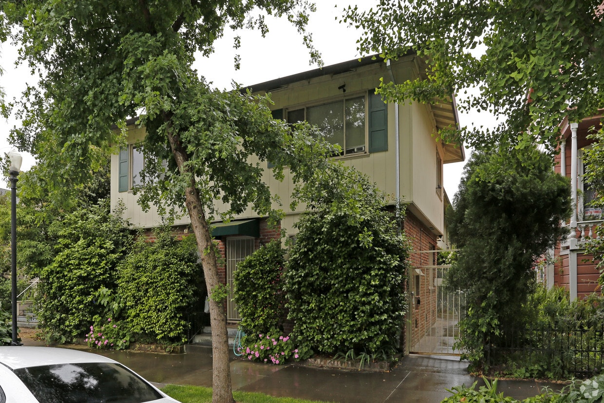 Building Photo - 1708 N St