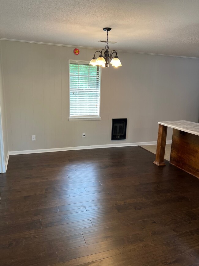 Foto del edificio - 455 Ruby Johnson Dr