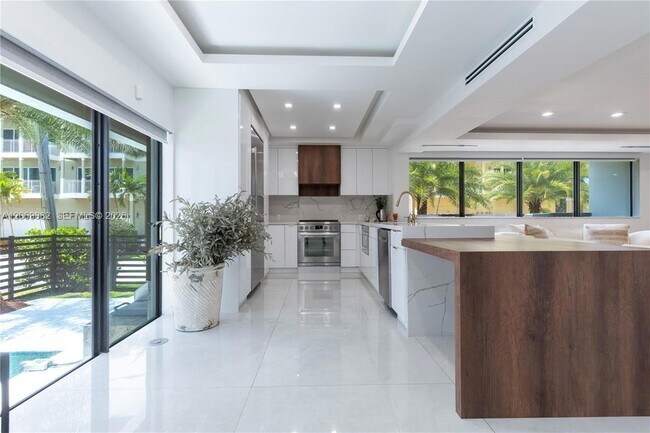 Foto del edificio - 5601 N Ocean Dr
