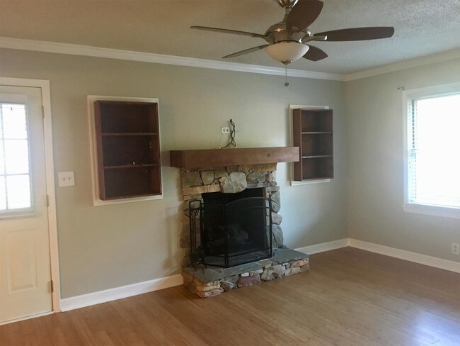 Building Photo - 409 Penarth Dr