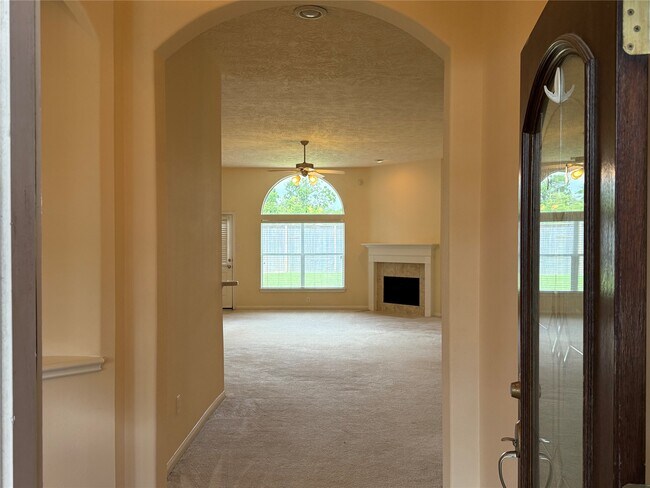 Foto del edificio - 10727 Gilford Crest Dr