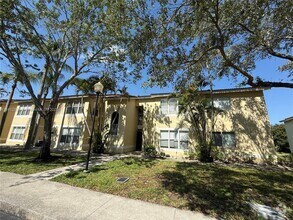 Building Photo - 417 Vista Isles Dr