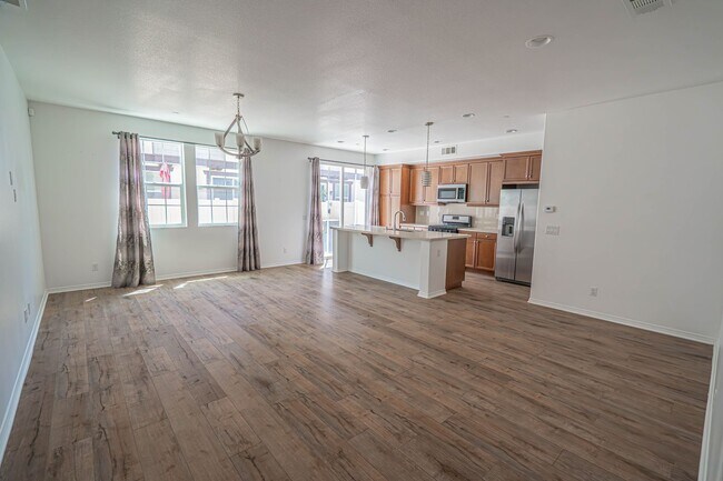 Foto del edificio - Santa Clarita 3-Bedroom River Village Home...