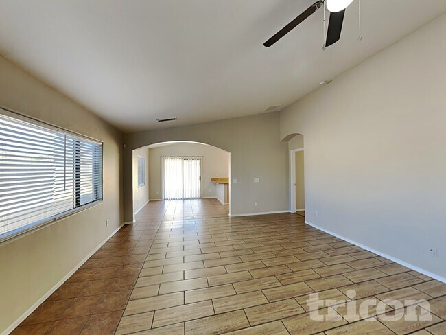 Foto del edificio - 5206 W Pecan Rd