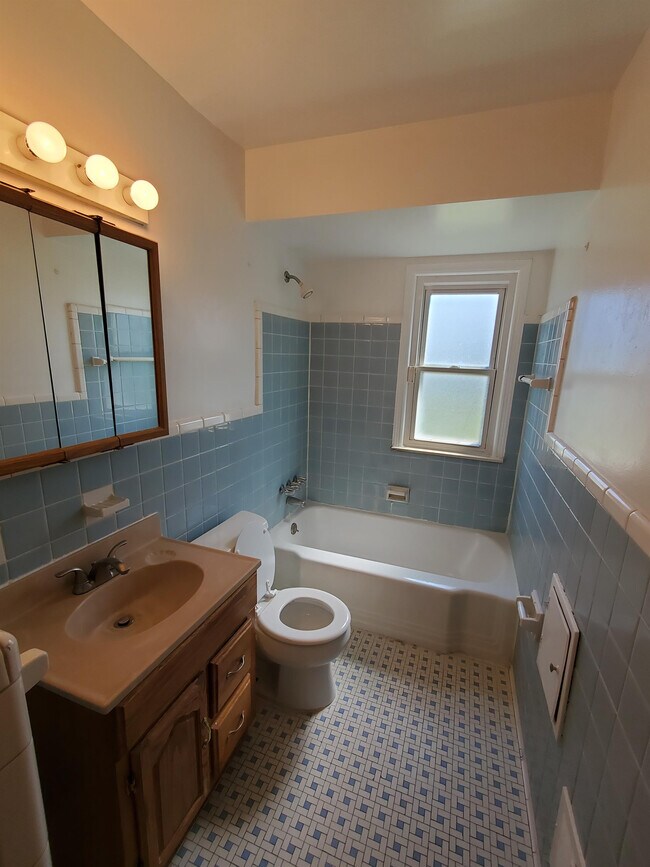 Building Photo - 4235 Hubbard EPM