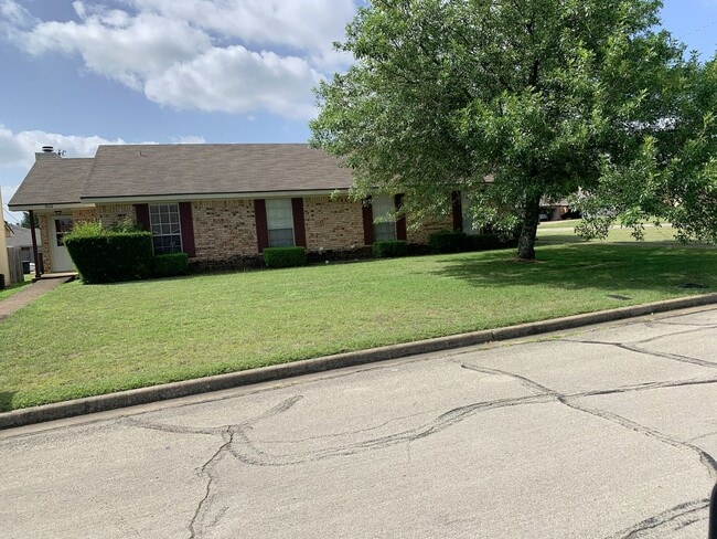 Building Photo - Duplex