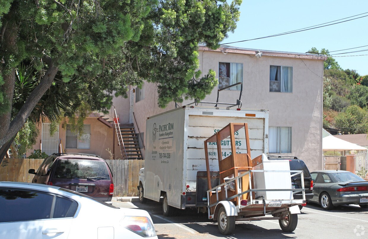 Primary Photo - 5090 Auburn Dr
