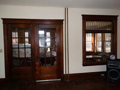 Building Photo - Living Large