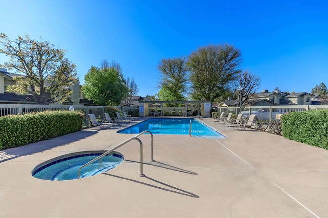 Sparkling Pool and Spa - Greenhaven Apartment Homes