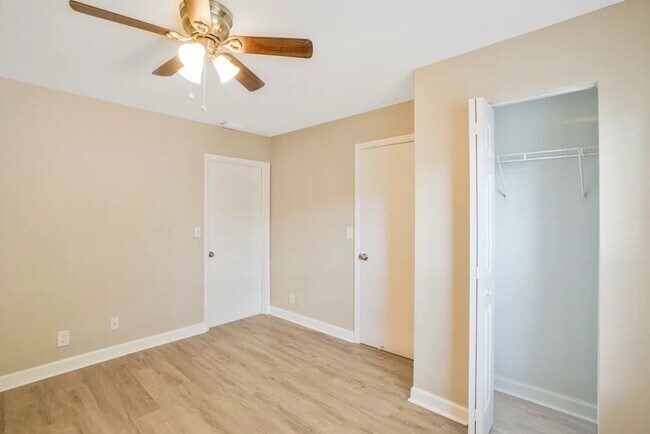 Foto del edificio - 6072 Lambeth Cir