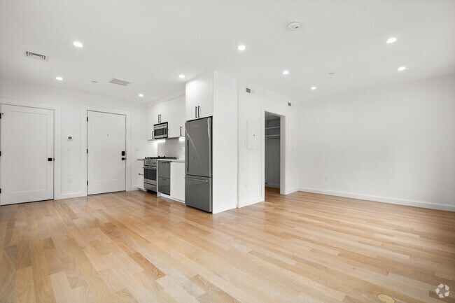 Building Photo - 1618 Beacon St