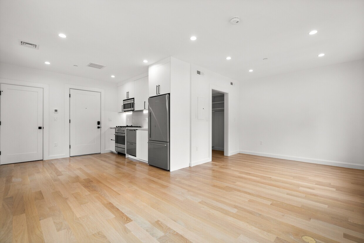 Foto principal - 1618 Beacon St