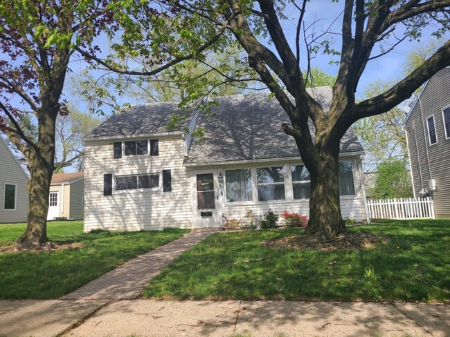 Building Photo - 801 Las Vegas Dr