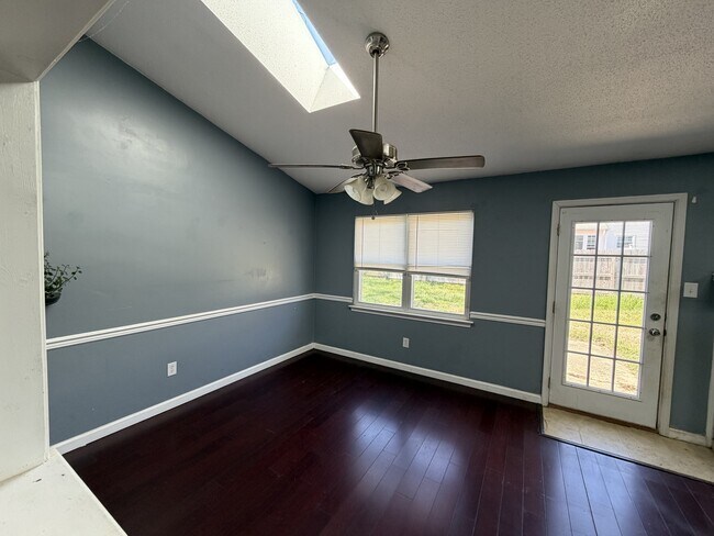 Foto del edificio - 2005 Handel Ct