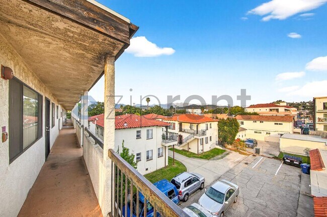 Foto del edificio - 1004 E Garfield Ave