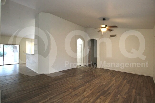 Building Photo - 685 W Estrella Dr