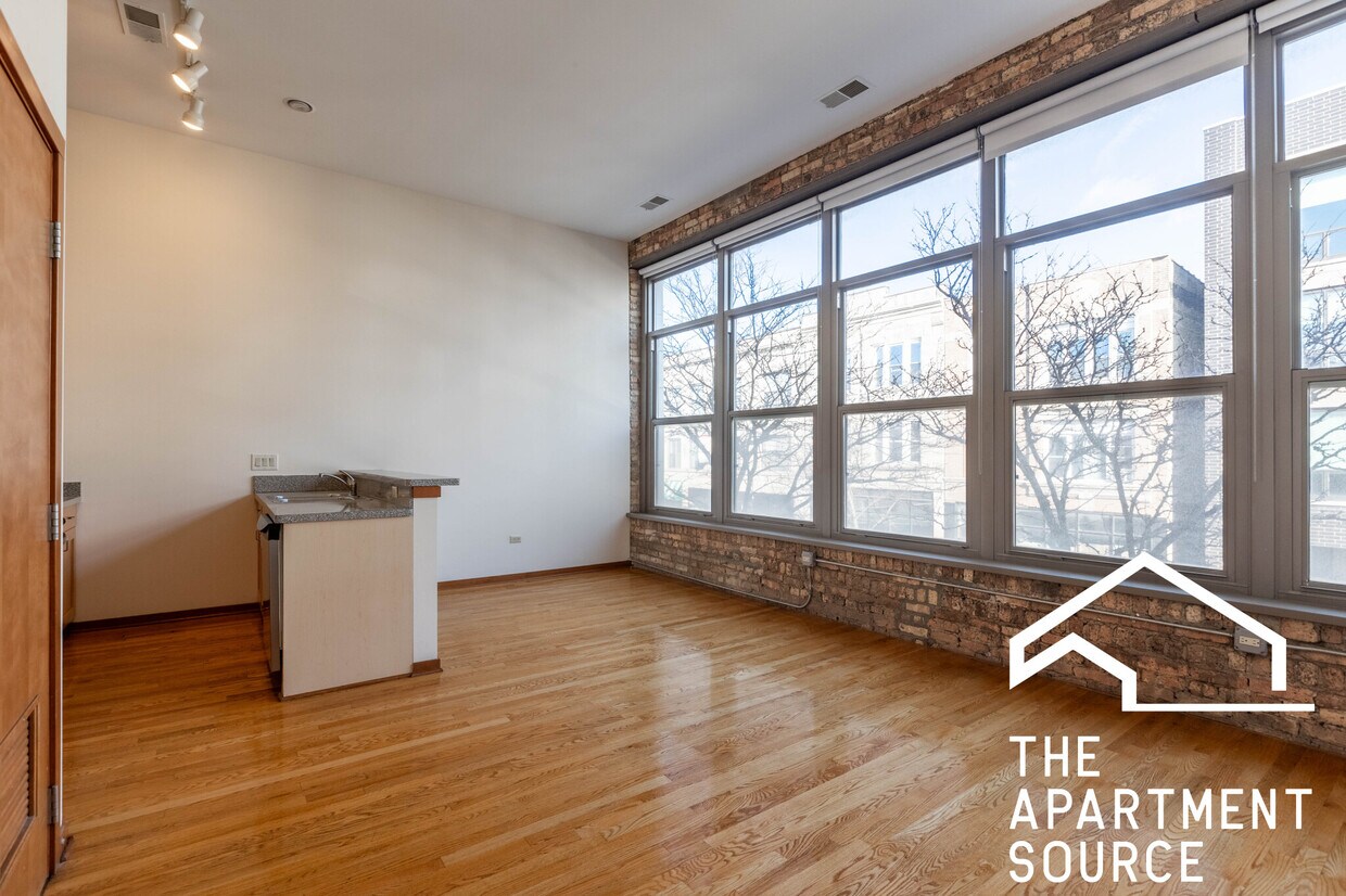 Foto principal - 2934 N Milwaukee Ave