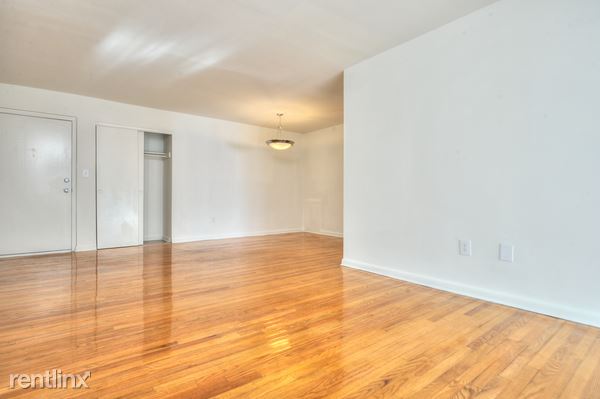 Building Photo - 25 Montrose Manor Ct