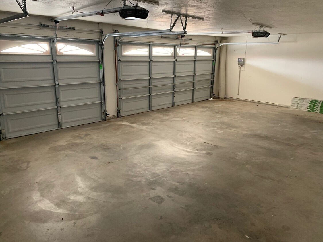 Beautiful Desert Knolls Home Apartments in Apple Valley, CA