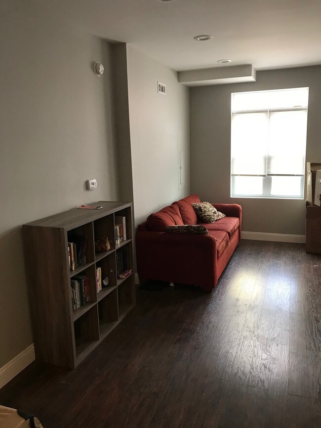 Sala de estar 1 - 3420 Brandywine St