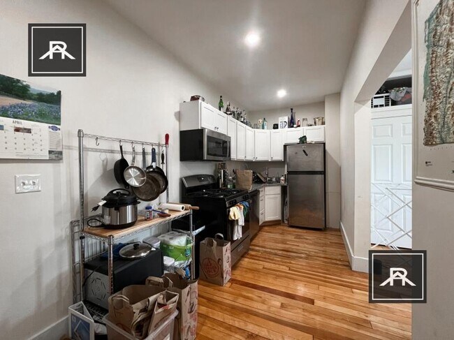 Foto del edificio - 3 bedroom in Allston MA 02134