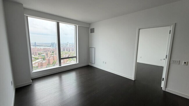 Building Photo - One Manhattan Square