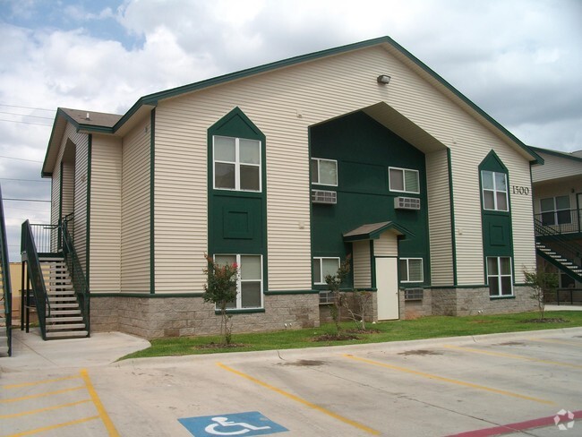 Building Photo - West University Gardens